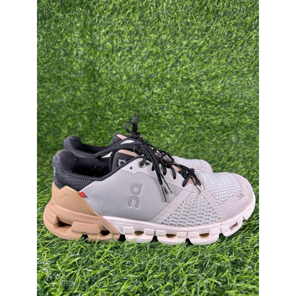 On Cloudflyer Running Shoes Womens 8.5 Glacier Rosebrown 21.99566 Gray